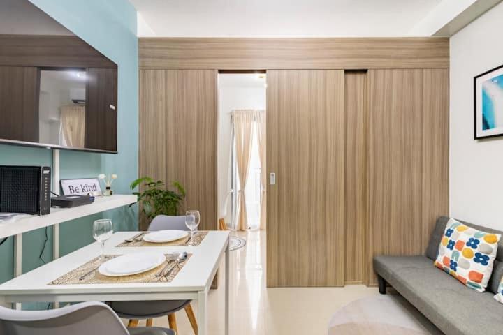 Shore 2 Residences 1Br Deluxe Room In Moa Complex Manilla Buitenkant foto