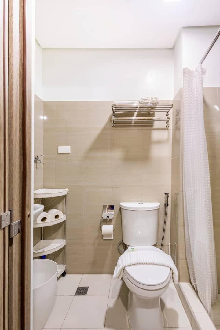 Shore 2 Residences 1Br Deluxe Room In Moa Complex Manilla Buitenkant foto